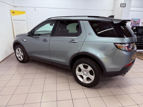 Used Land Rover Discovery Sport 2018 for sale - 75246279: Photo 5