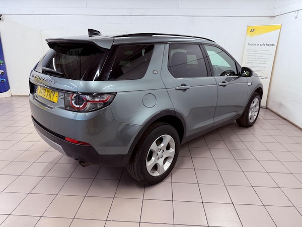 Used Land Rover Discovery Sport 2018 for sale - 75246279: Photo 9