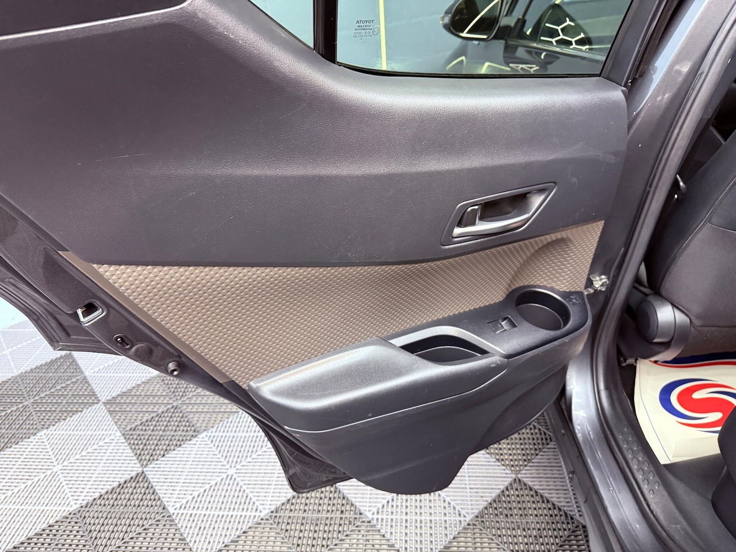 Used Toyota C-HR 2020 for sale - 76214371: Photo 30