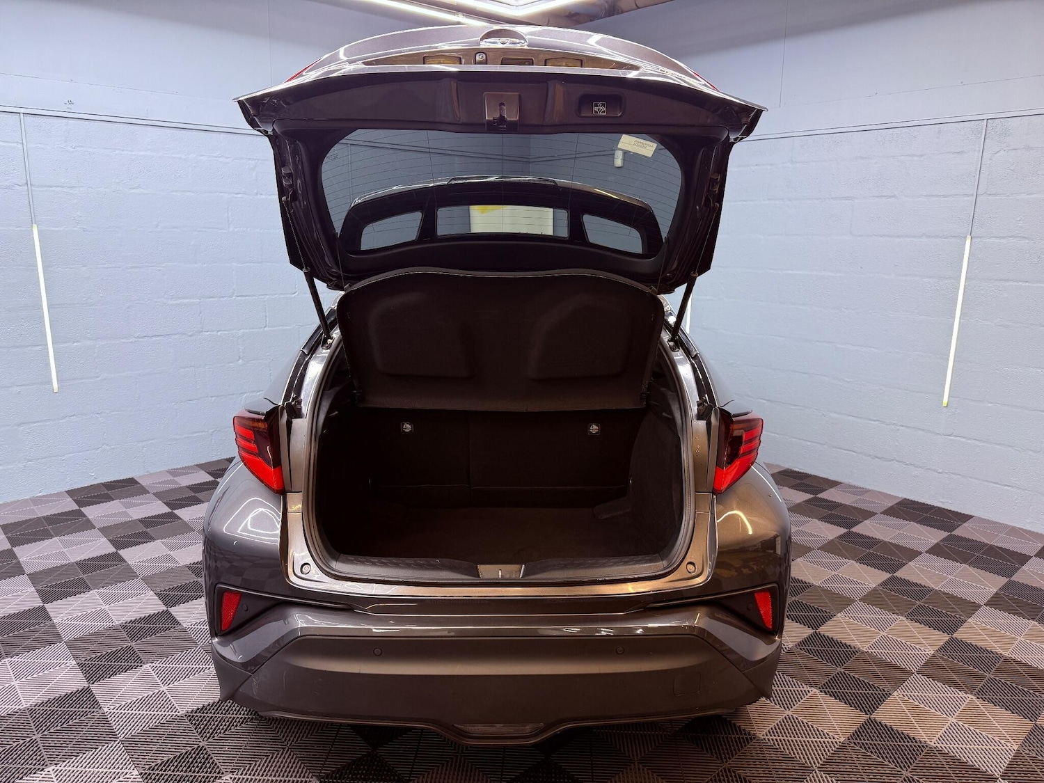 Used Toyota C-HR 2020 for sale - 76214371: Photo 35