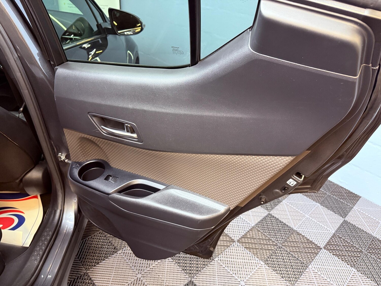 Used Toyota C-HR 2020 for sale - 76214371: Photo 40