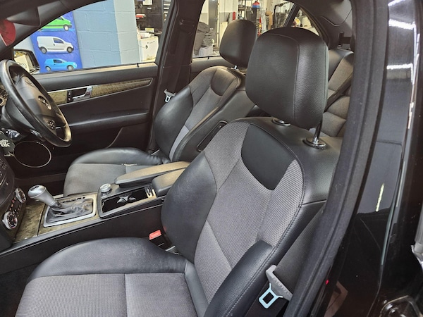 Used Mercedes-Benz C-Class 2010 for sale - 75543996: Photo 32