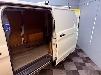 Used Mercedes-Benz Vito 2020 for sale - 76671536: Photo