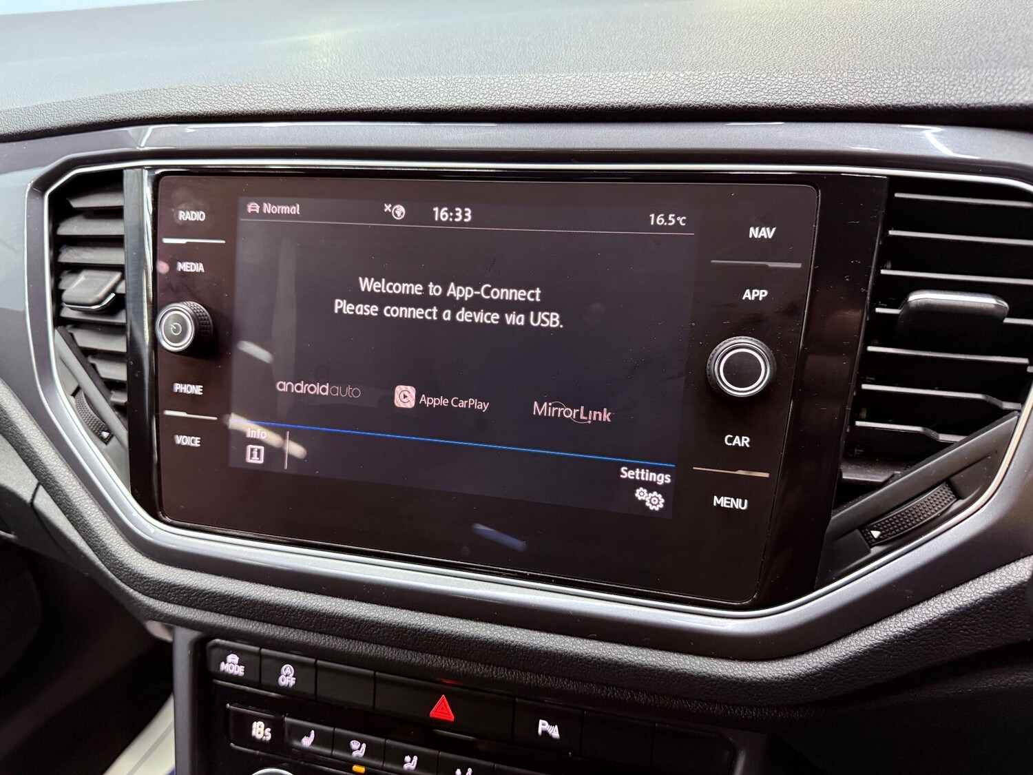 Used Volkswagen T-Roc 2020 for sale - 76260148: Photo 15