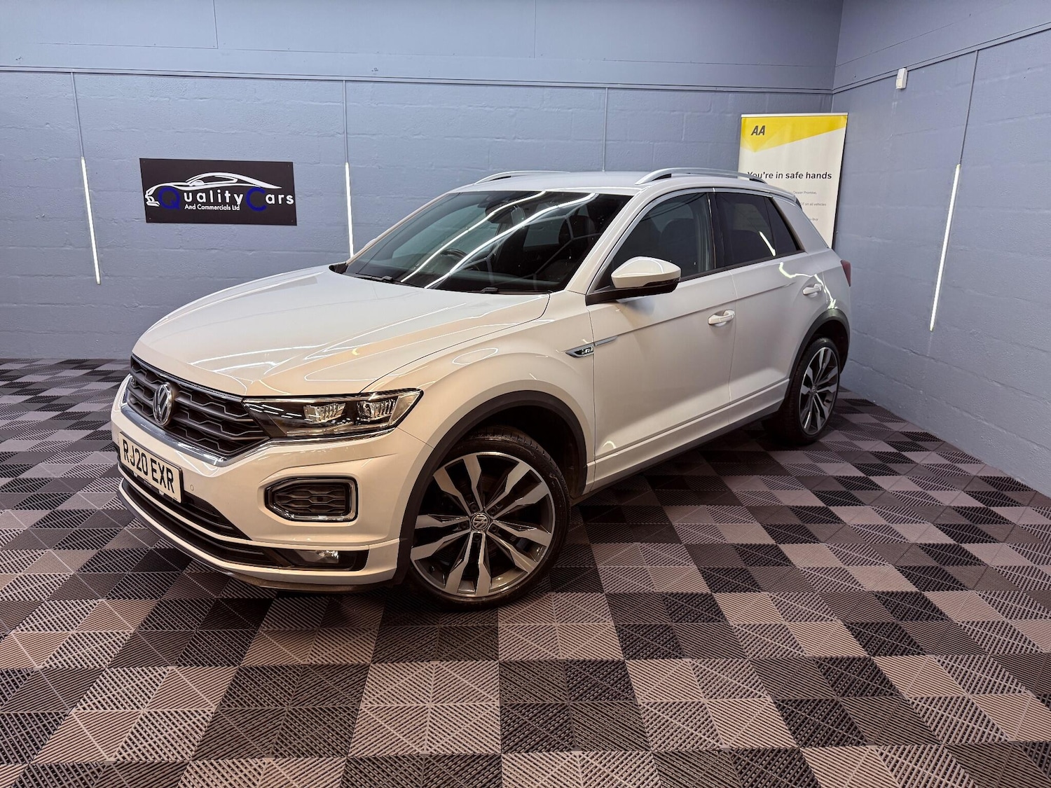 Used Volkswagen T-Roc 2020 for sale - 76260148: Photo 2