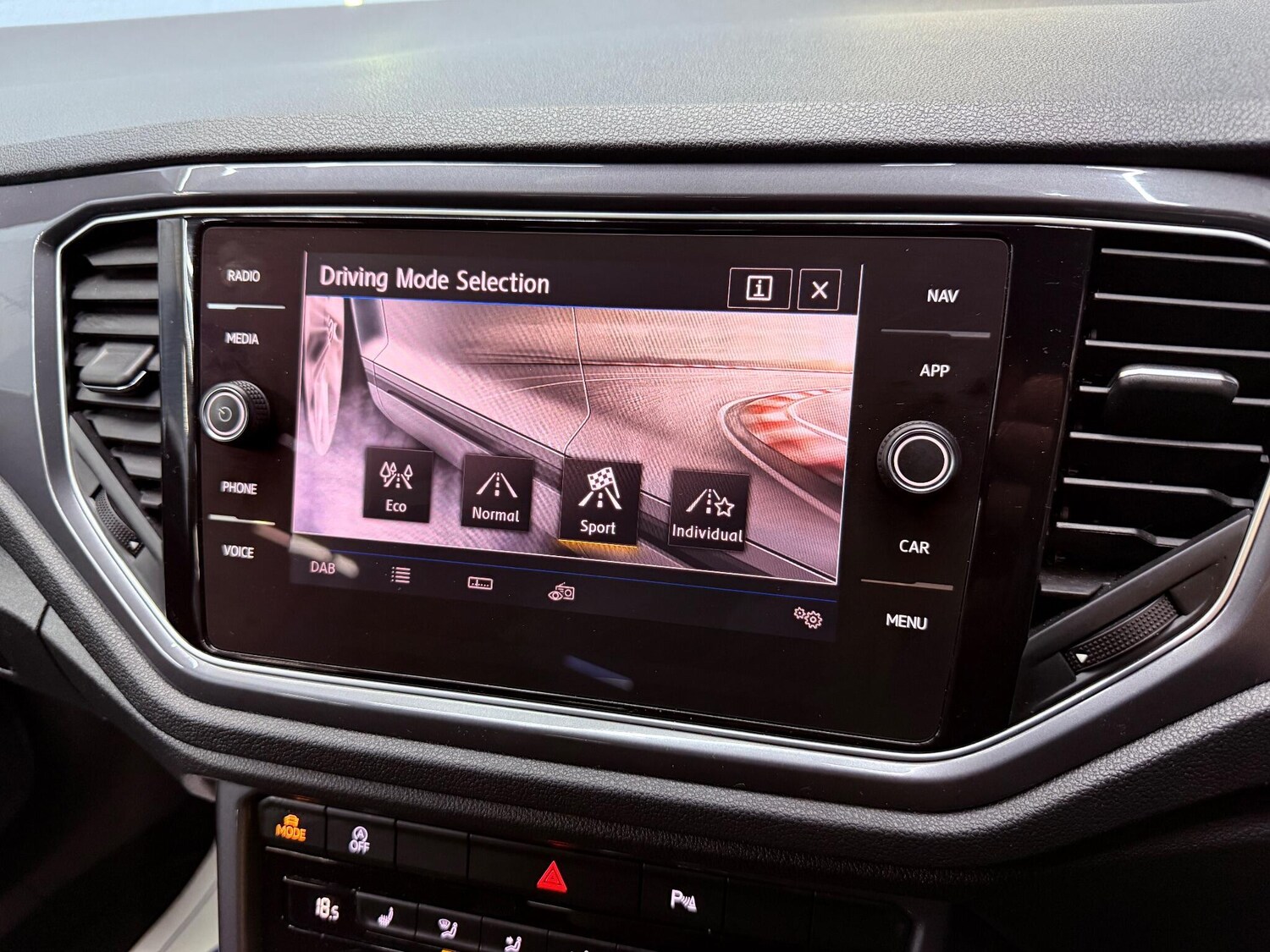 Used Volkswagen T-Roc 2020 for sale - 76260148: Photo 23