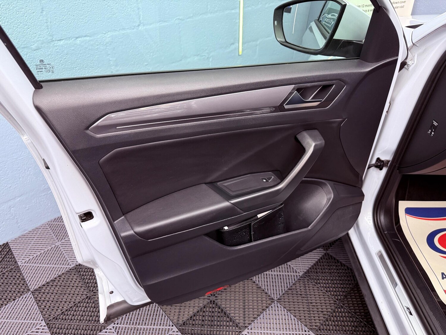 Used Volkswagen T-Roc 2020 for sale - 76260148: Photo 32