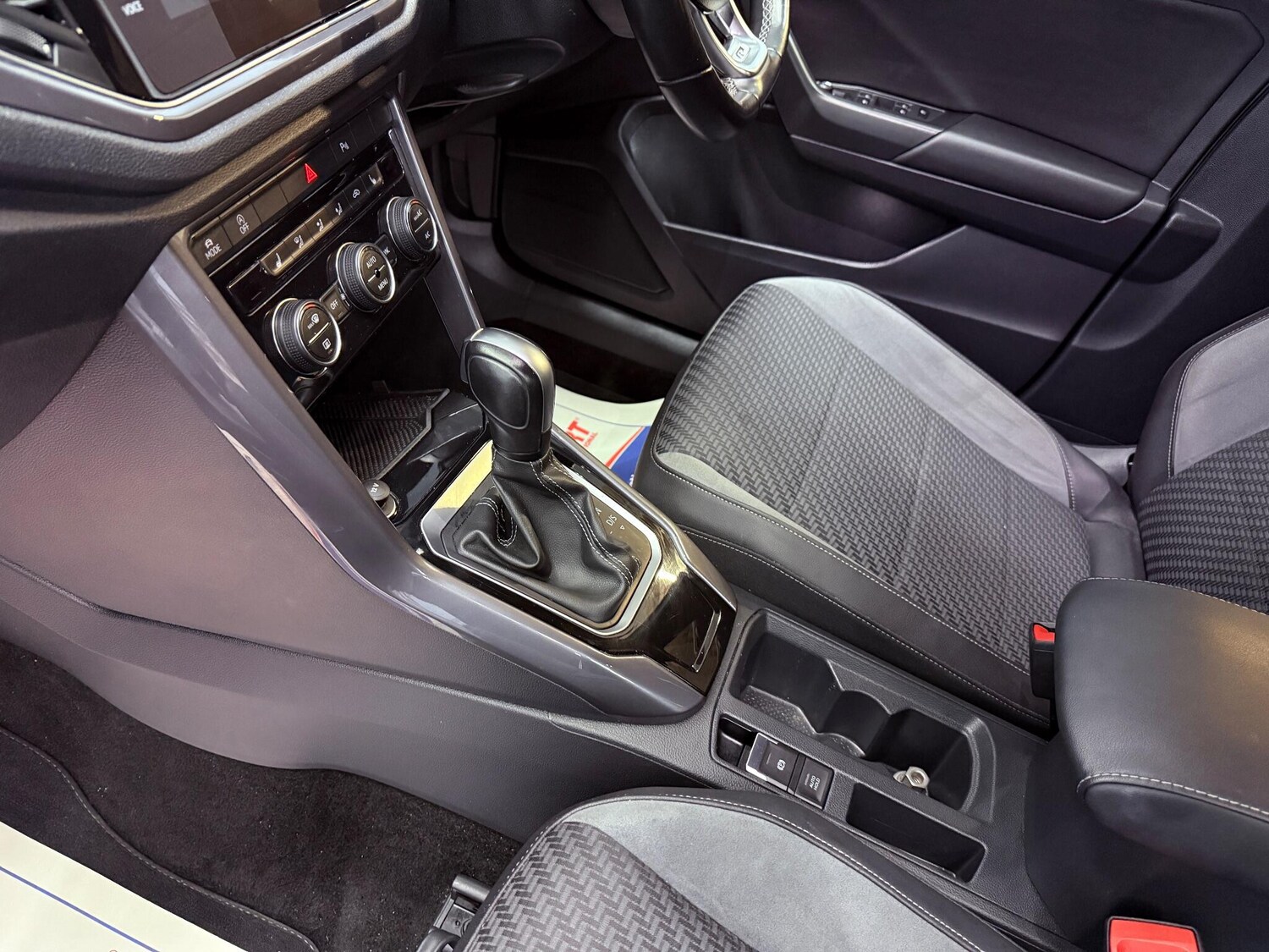 Used Volkswagen T-Roc 2020 for sale - 76260148: Photo 34