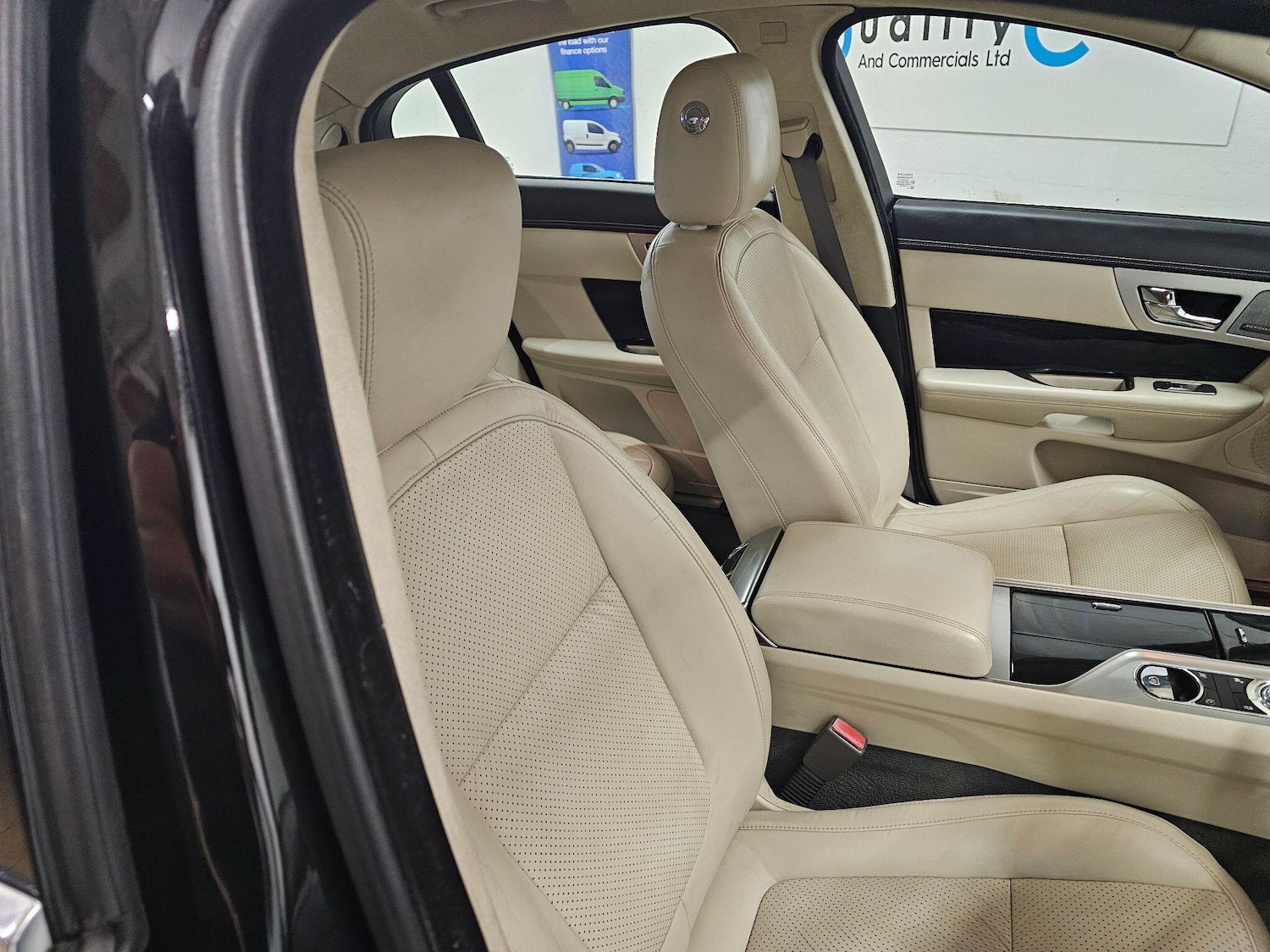 Used Jaguar XF 2013 for sale - 76994369: Photo 16