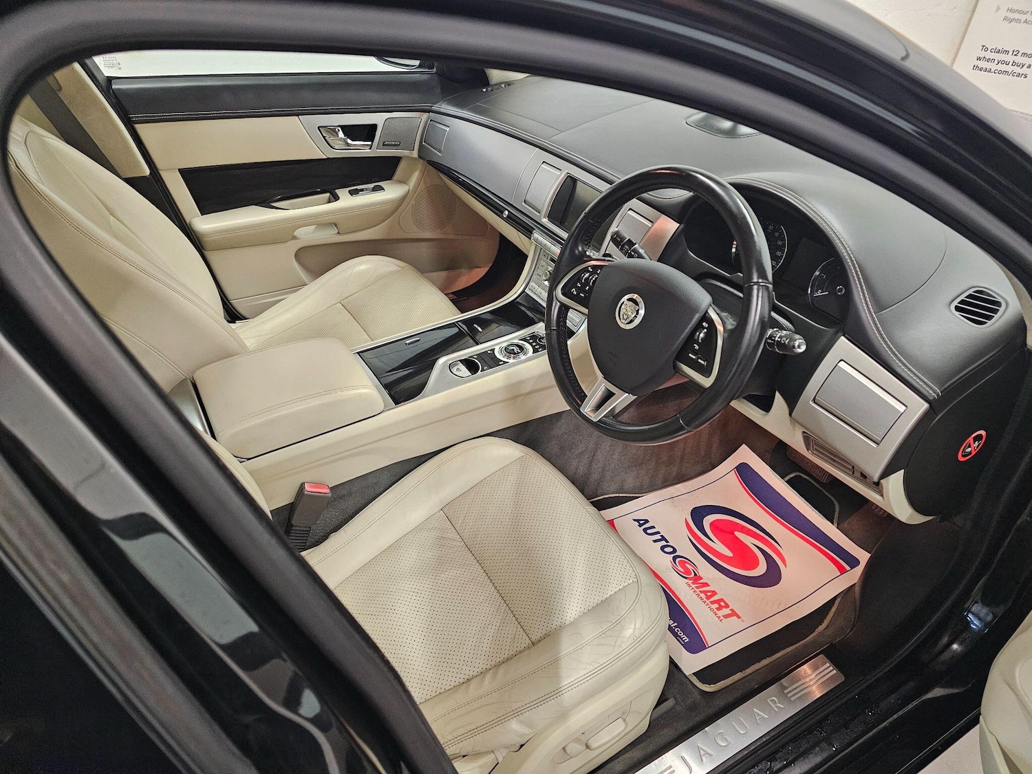 Used Jaguar XF 2013 for sale - 76994369: Photo 17