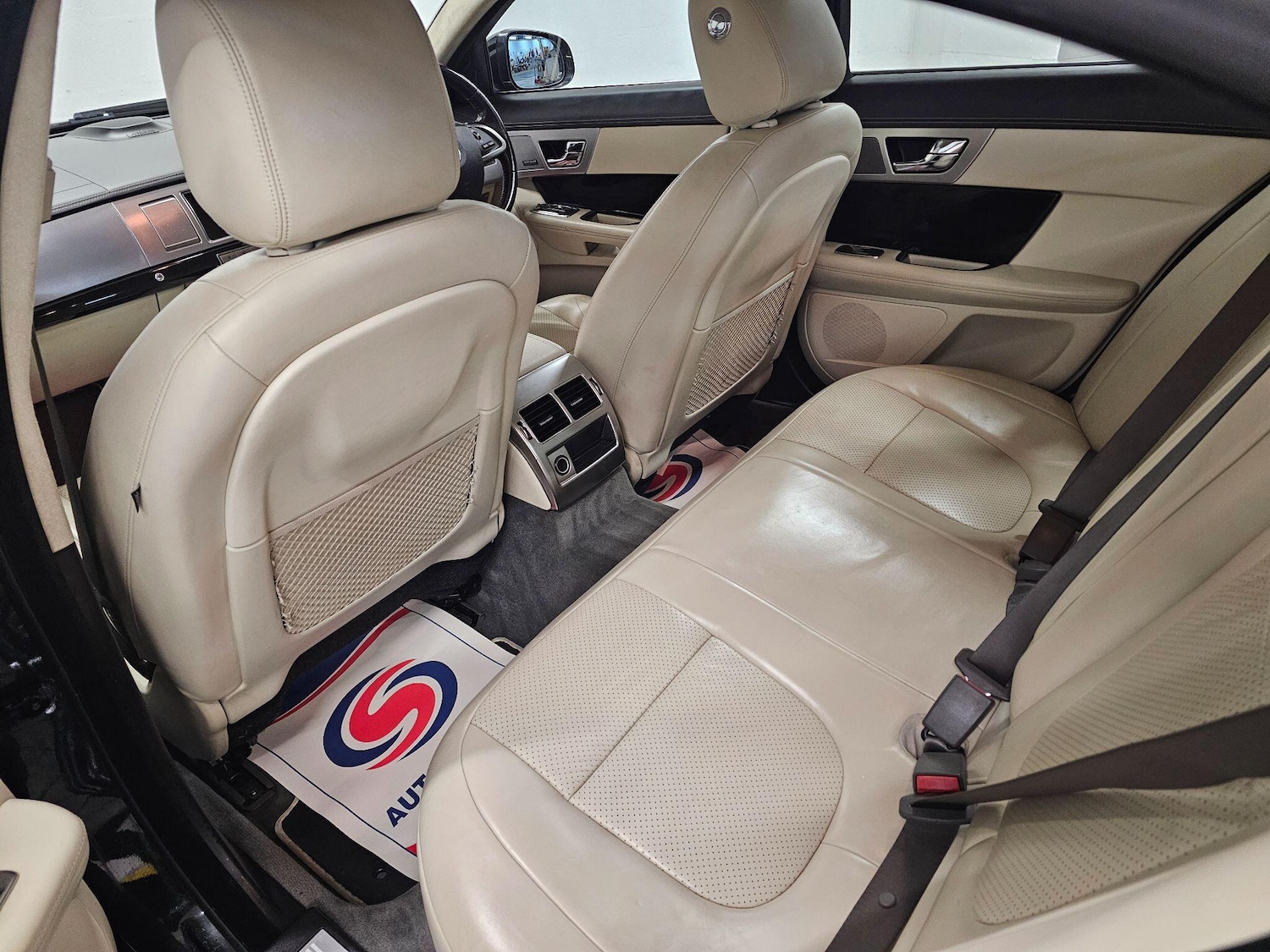 Used Jaguar XF 2013 for sale - 76994369: Photo 18