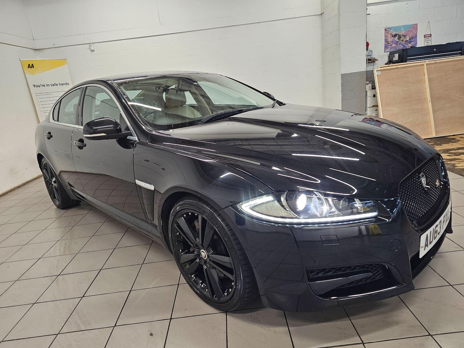 Used Jaguar XF 2013 for sale - 76994369: Photo 2