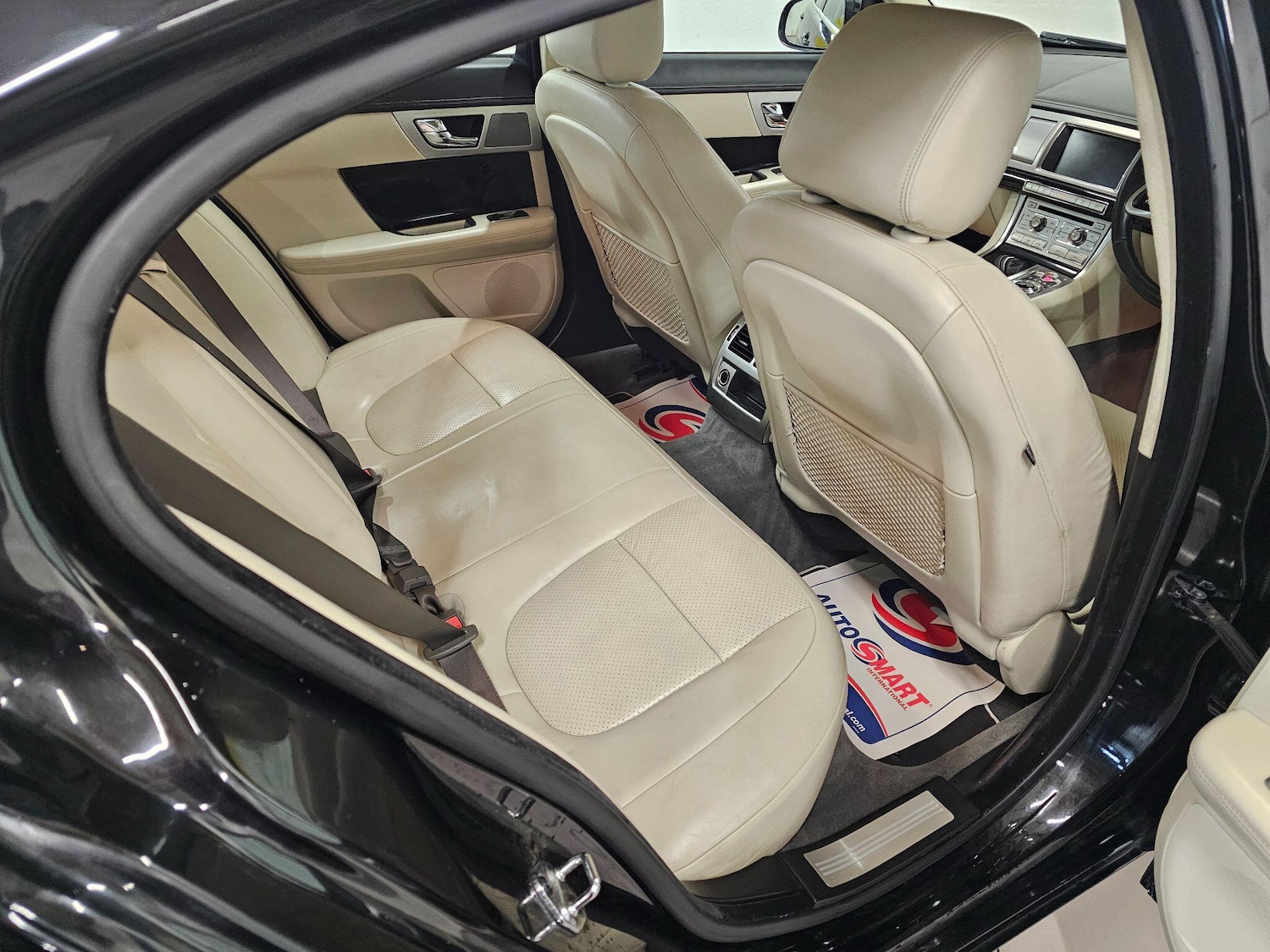 Used Jaguar XF 2013 for sale - 76994369: Photo 20