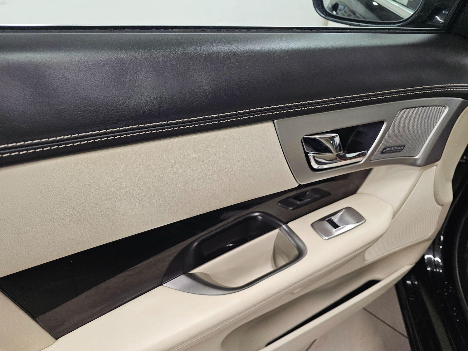 Used Jaguar XF 2013 for sale - 76994369: Photo 23