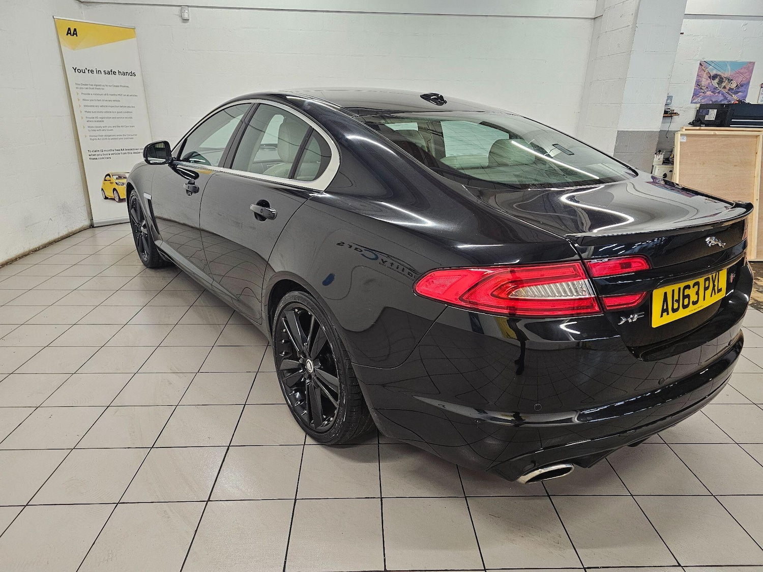 Used Jaguar XF 2013 for sale - 76994369: Photo 4