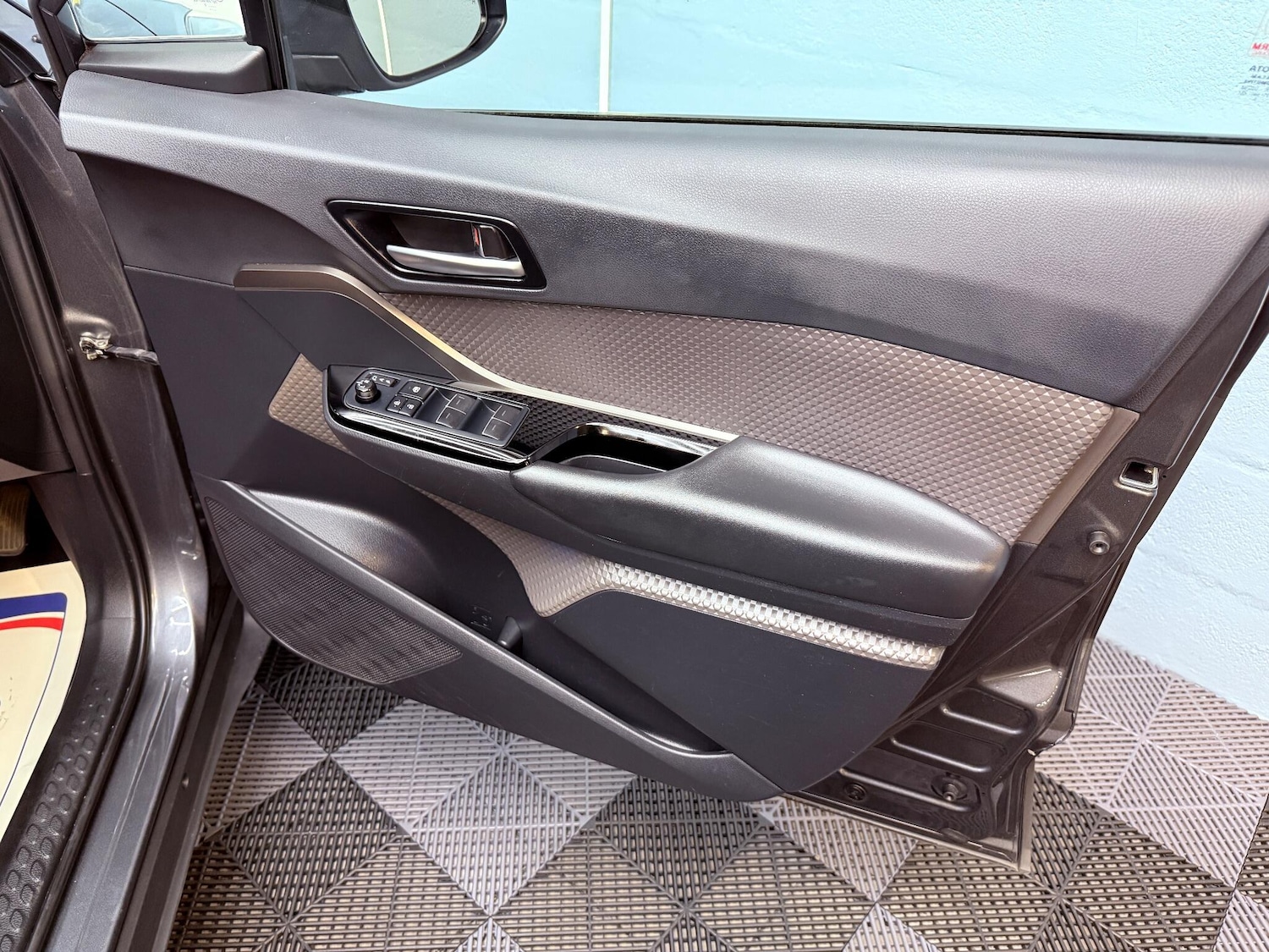 Used Toyota C-HR 2020 for sale - 77305251: Photo 46