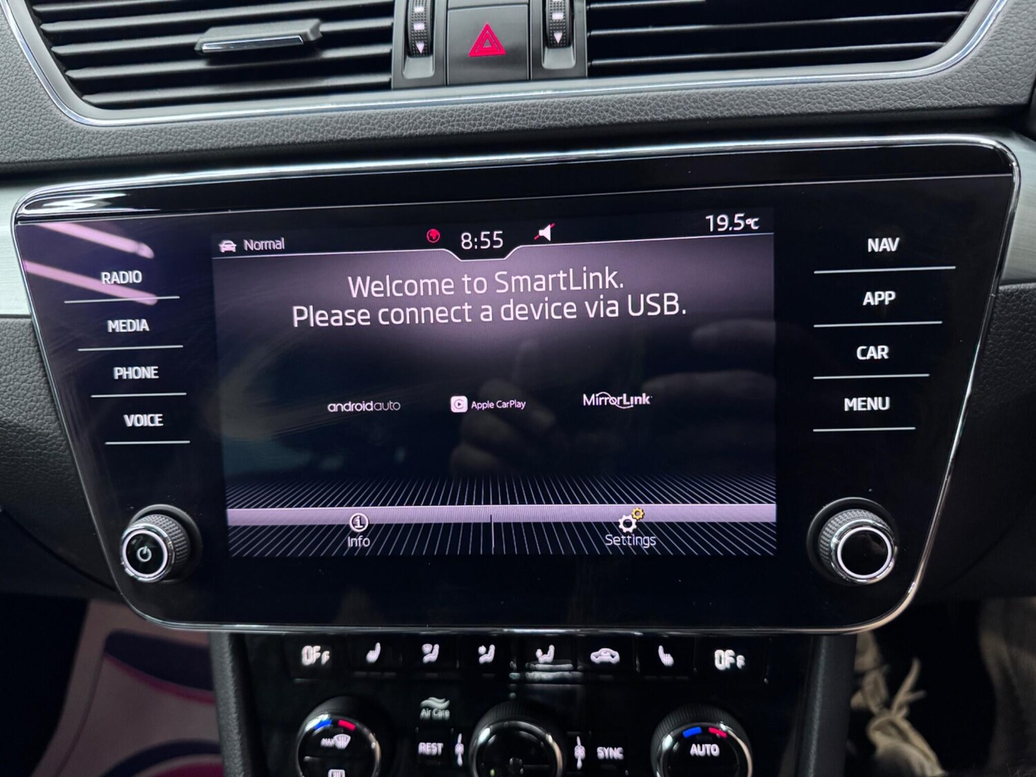 Used Skoda Superb 2019 for sale - 75577887: Photo 32