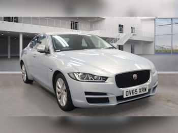 Used Jaguar XE 2015 for sale - 76432058: Photo