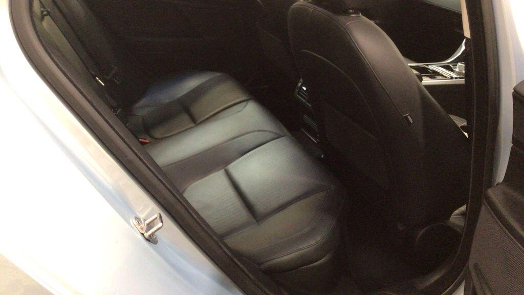 Used Jaguar XE 2015 for sale - 76432058: Photo 7