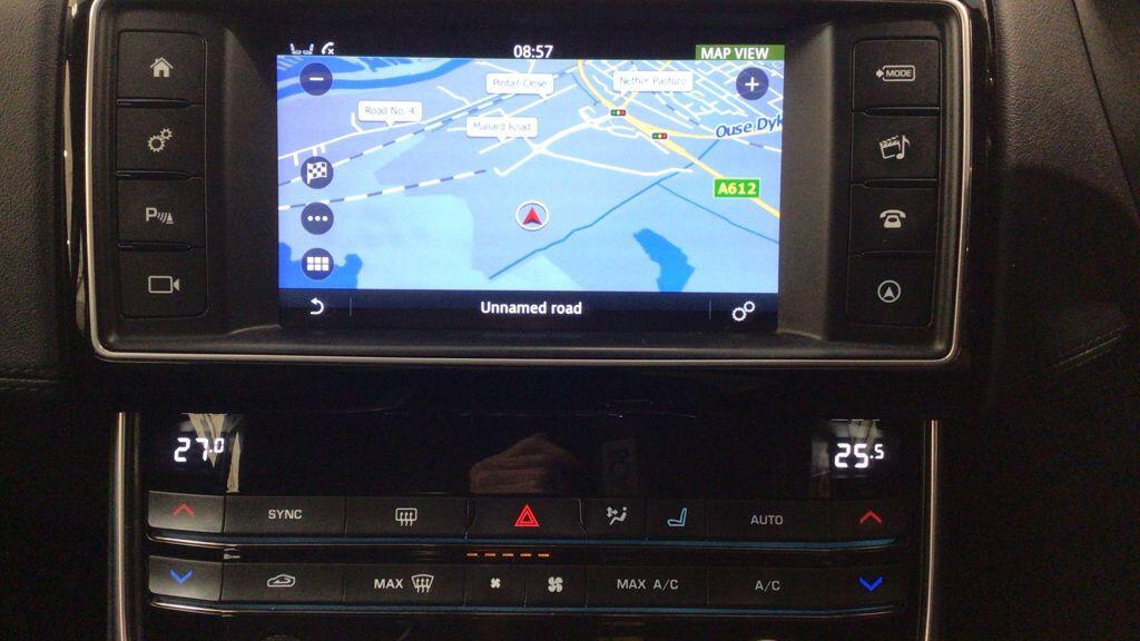 Used Jaguar XE 2015 for sale - 76432058: Photo 9