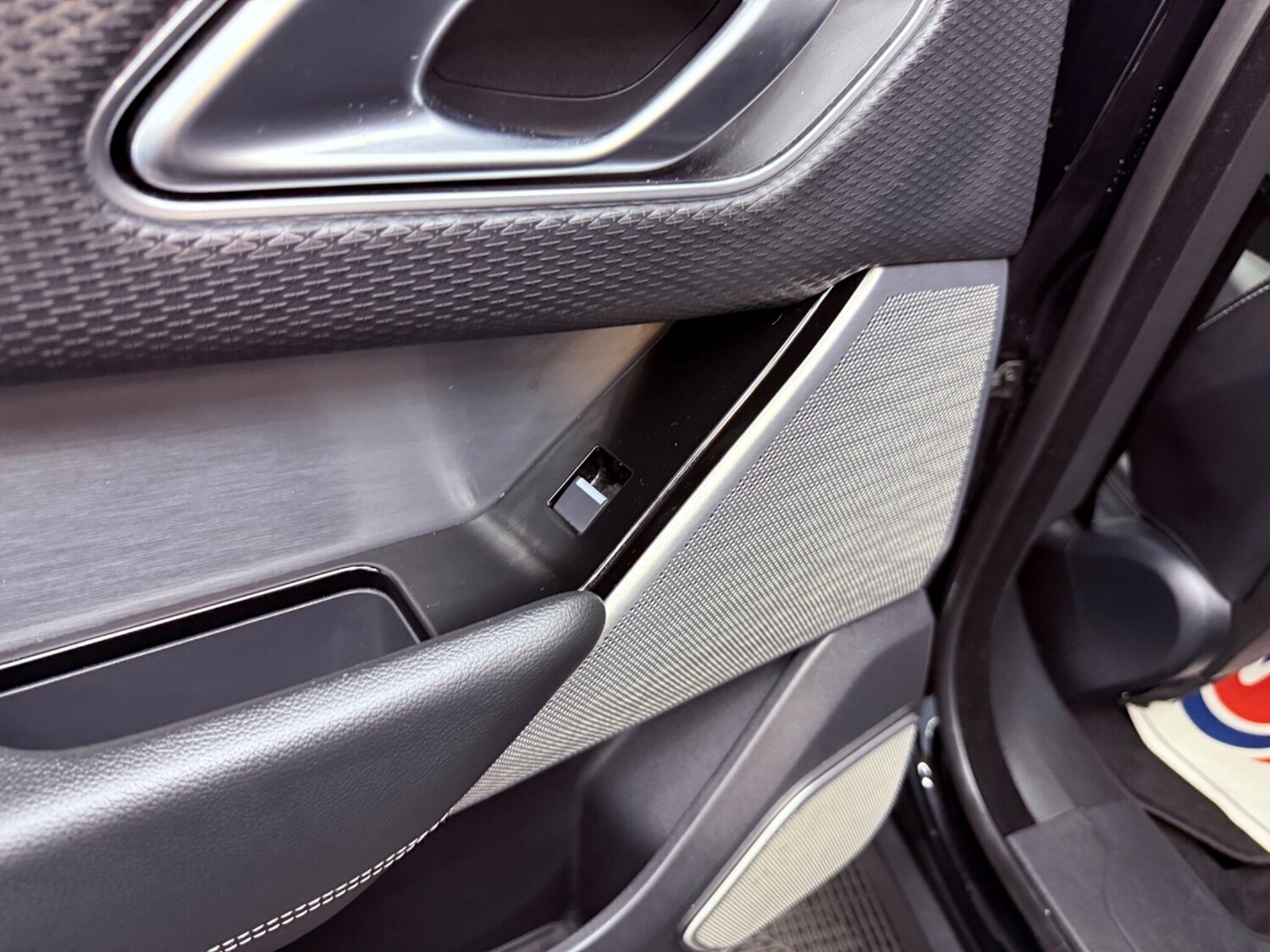 Used Land Rover Range Rover Velar for sale - 77754037: Photo 39