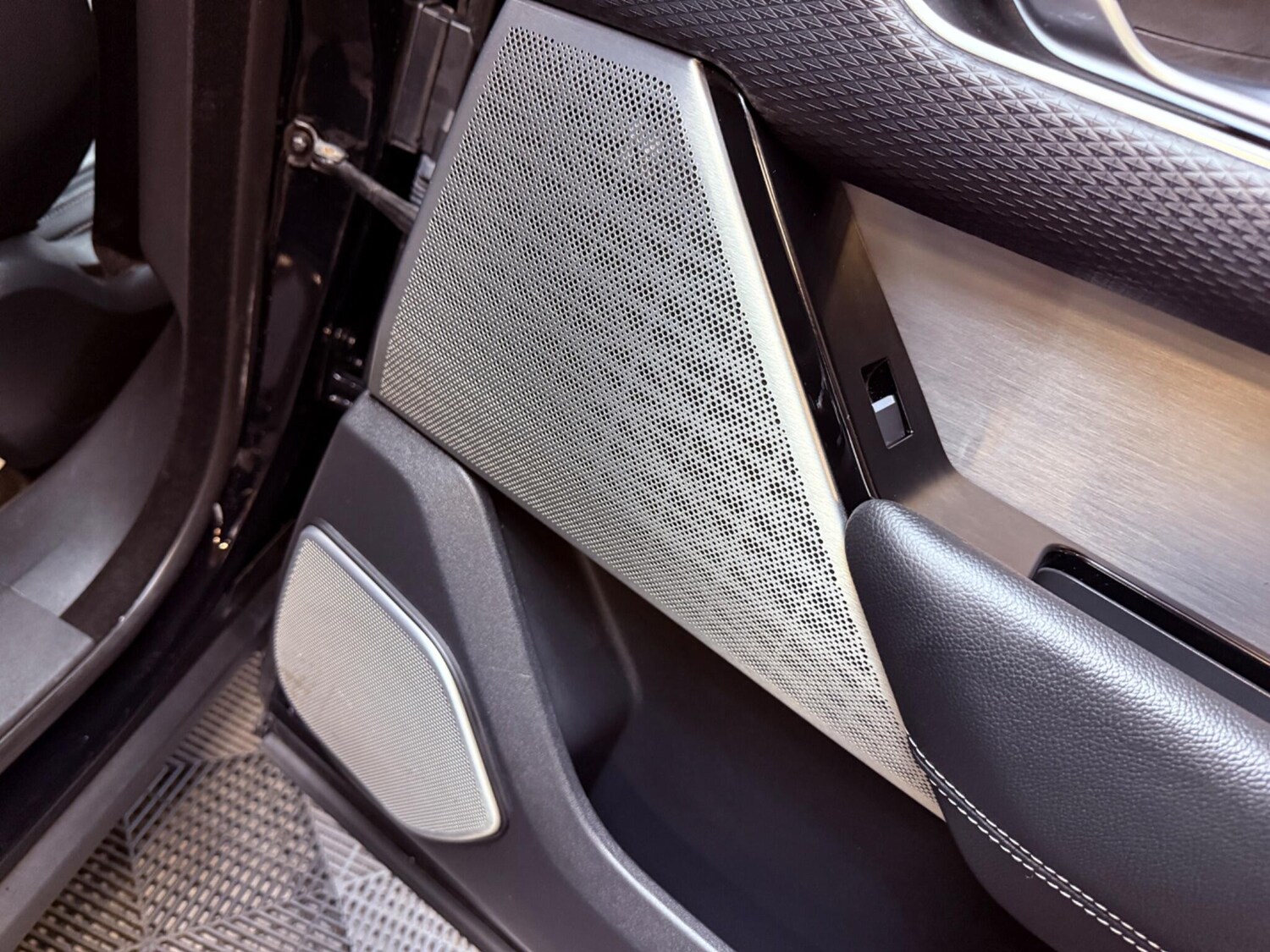 Used Land Rover Range Rover Velar for sale - 77754037: Photo 51