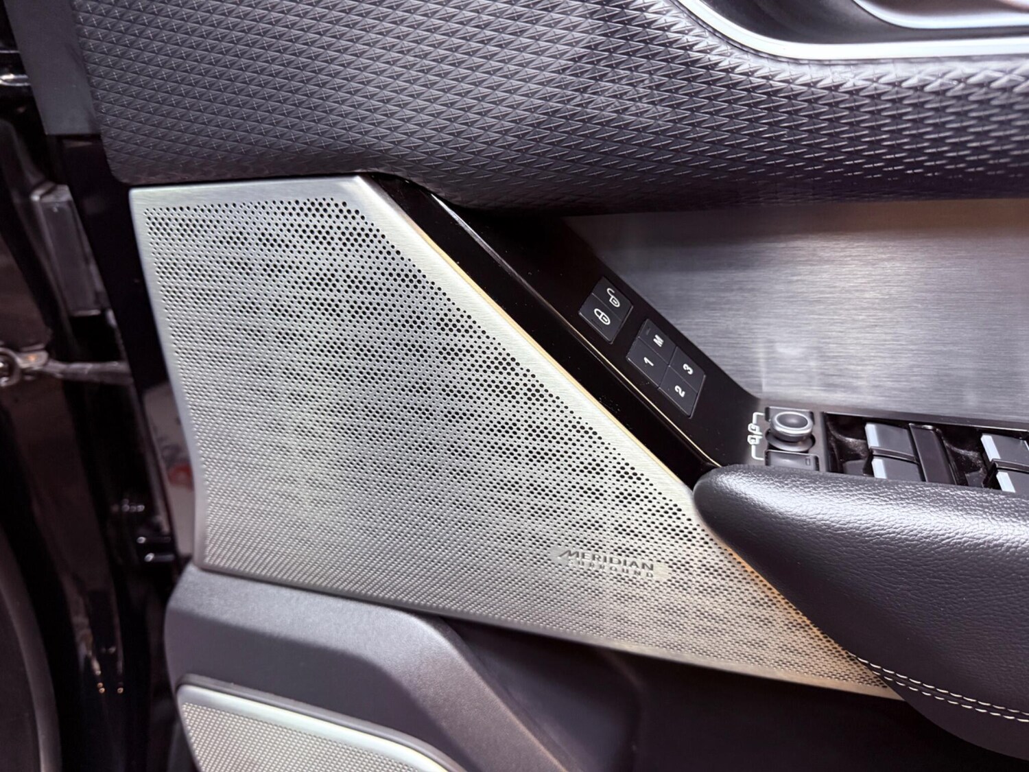 Used Land Rover Range Rover Velar for sale - 77754037: Photo 62