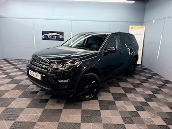 Used Land Rover Discovery Sport 2016 for sale - 76926752: Photo