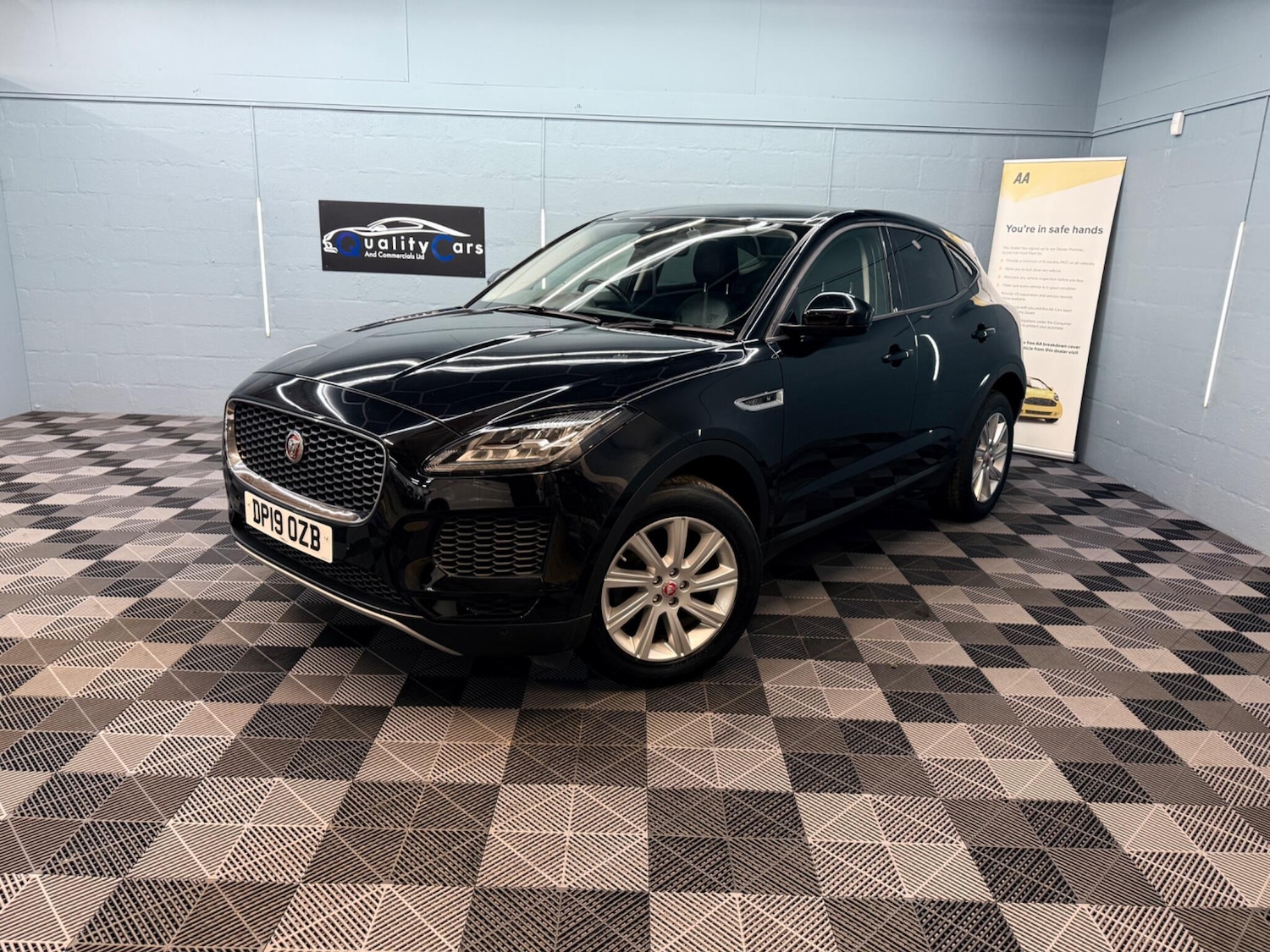 Used Jaguar E-Pace 2019 for sale - 77305294: Photo 2