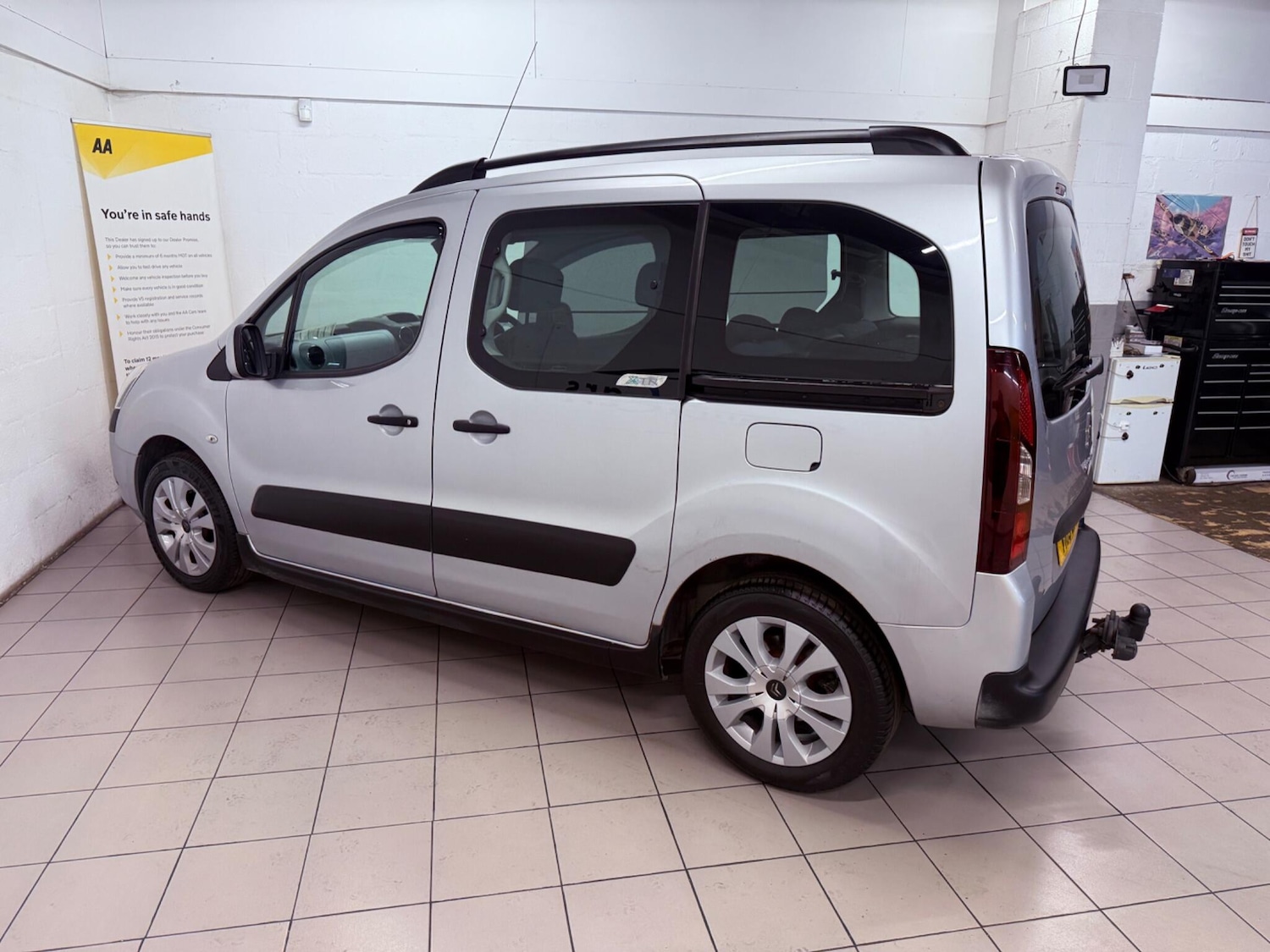 Vehicle 33