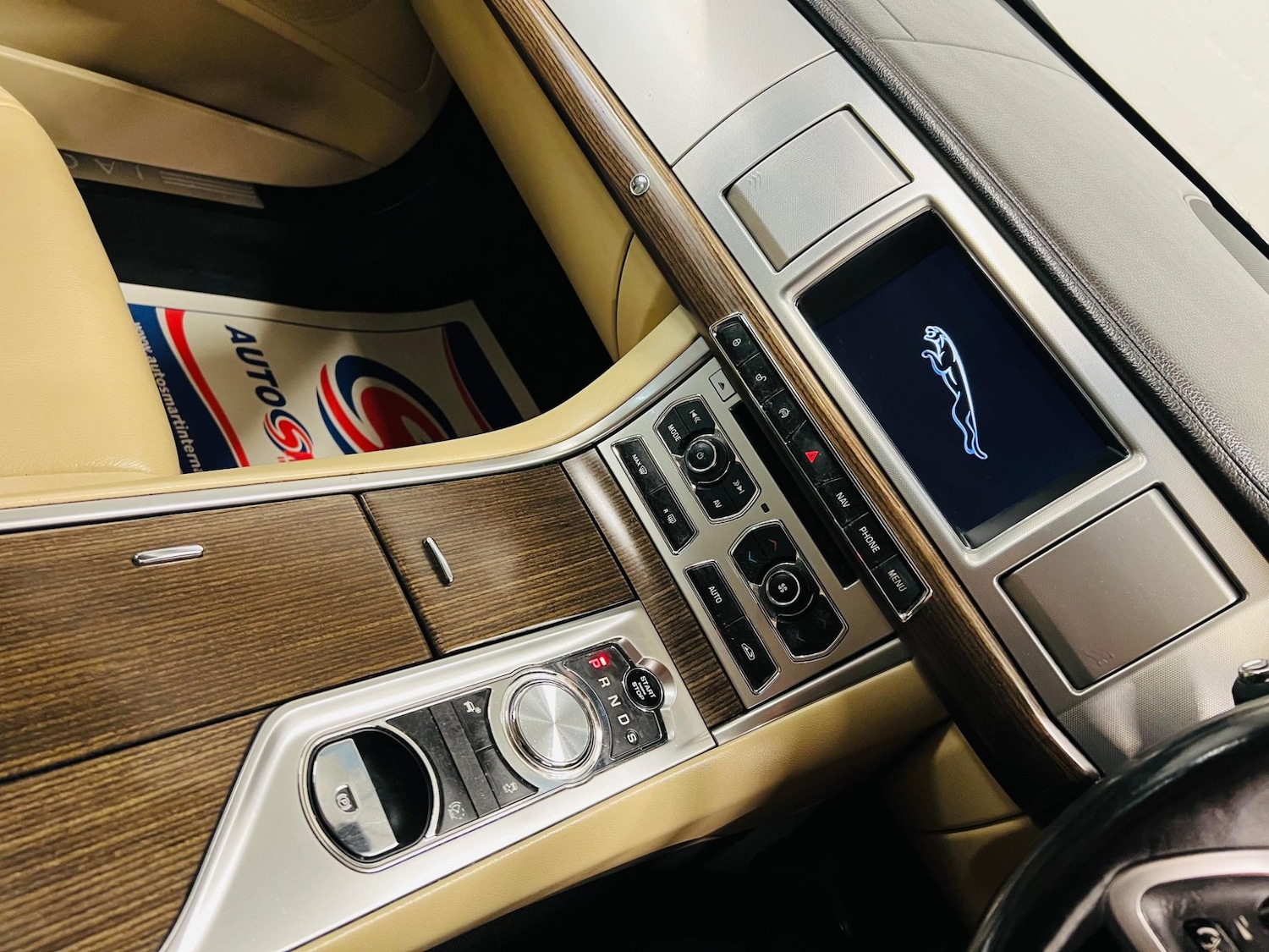 Used Jaguar XF 2012 for sale - 76994910: Photo 11