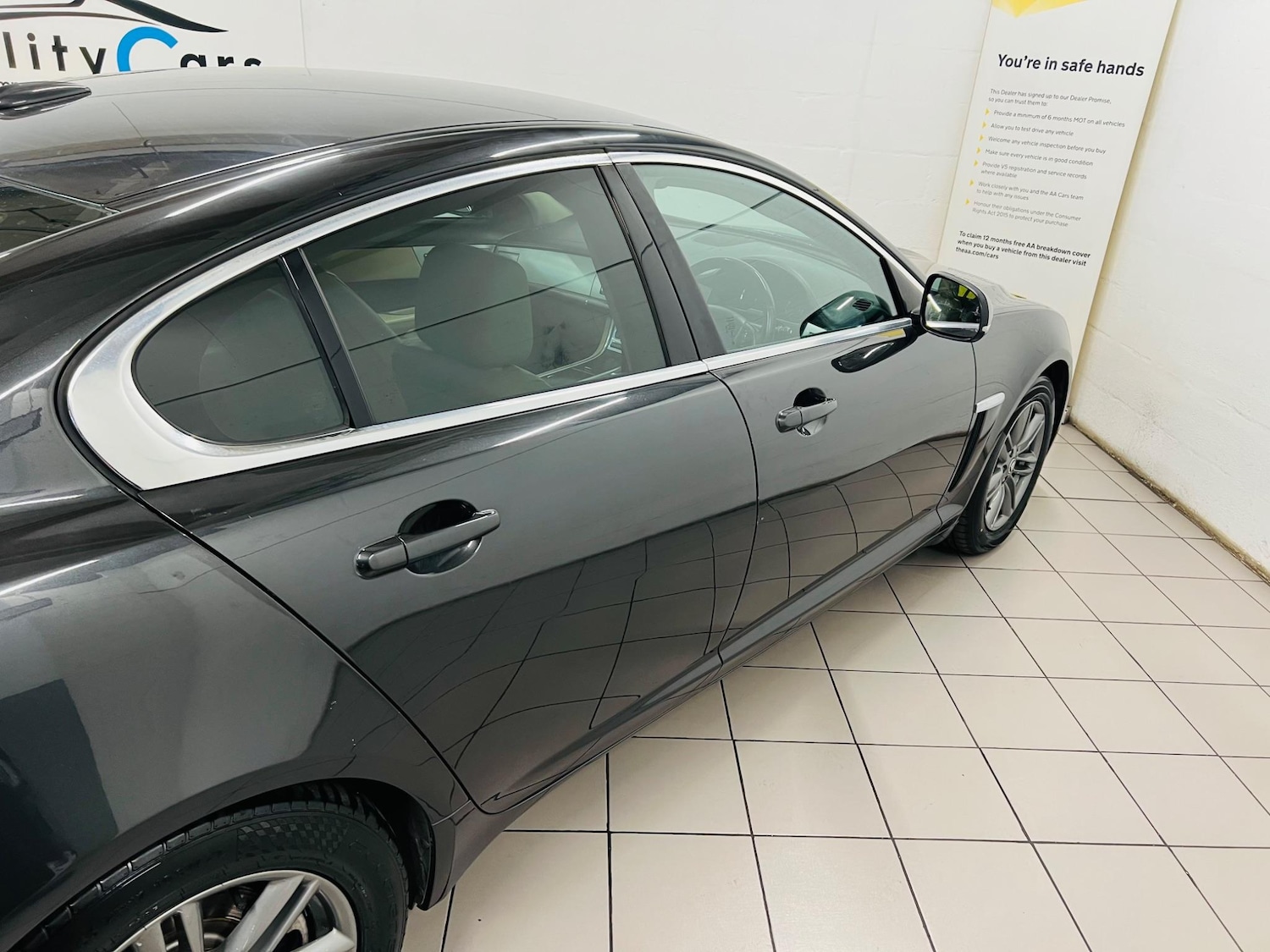 Used Jaguar XF 2012 for sale - 76994910: Photo 35