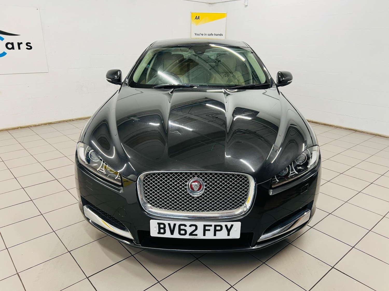 Used Jaguar XF 2012 for sale - 76994910: Photo 4