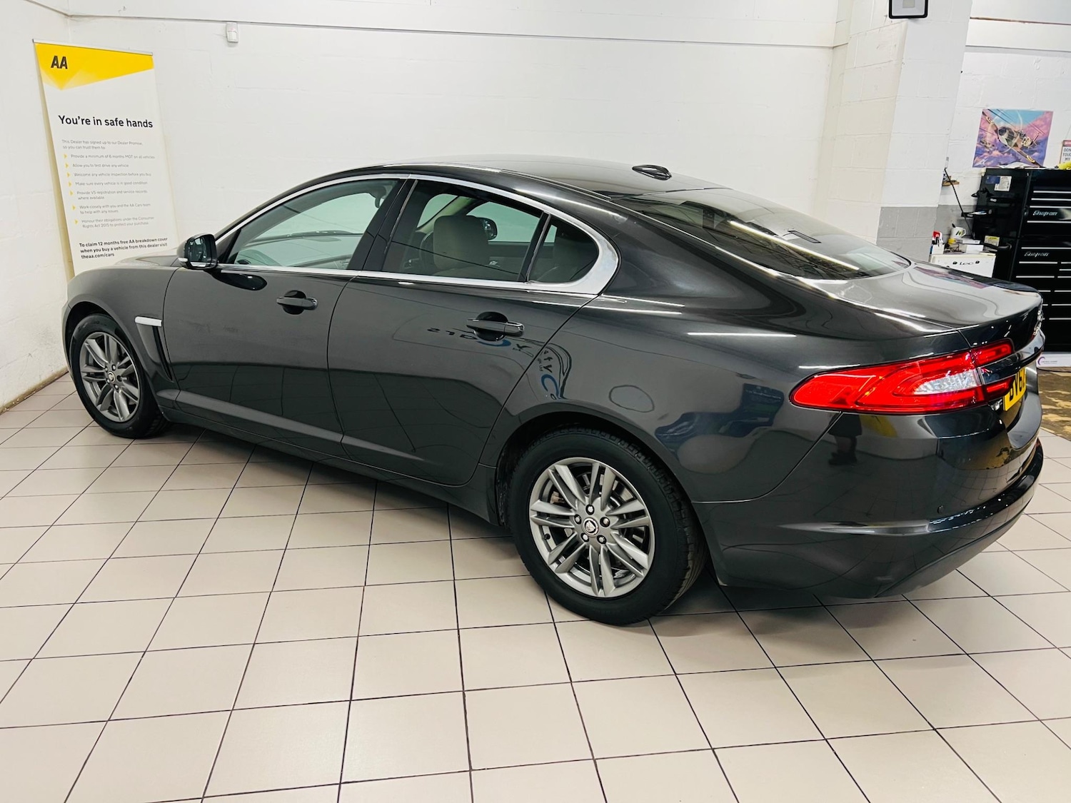 Used Jaguar XF 2012 for sale - 76994910: Photo 5