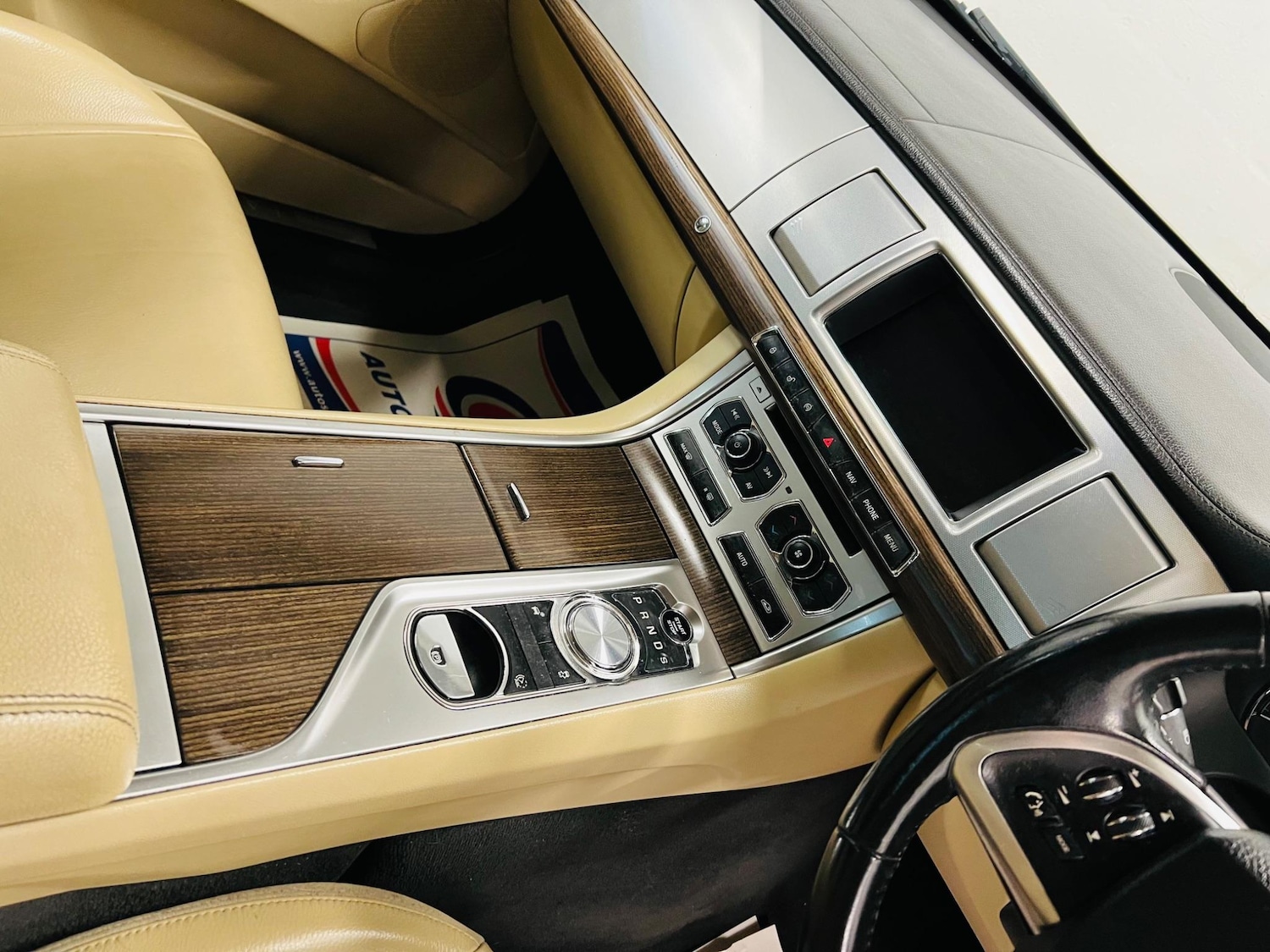 Used Jaguar XF 2012 for sale - 76994910: Photo 9