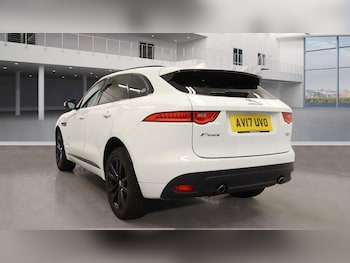 Used Jaguar F-Pace 2017 for sale - 76283314: Photo 3