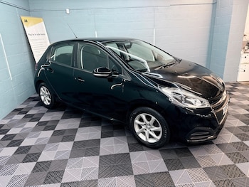 Used Peugeot 208 2016 for sale - 76573584: Photo