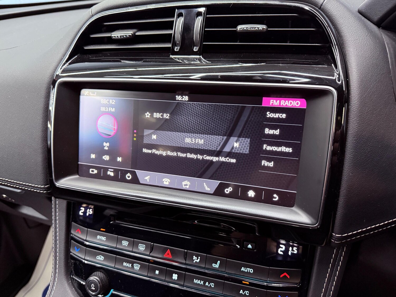 Used Jaguar F-Pace 2020 for sale - 76226798: Photo 31