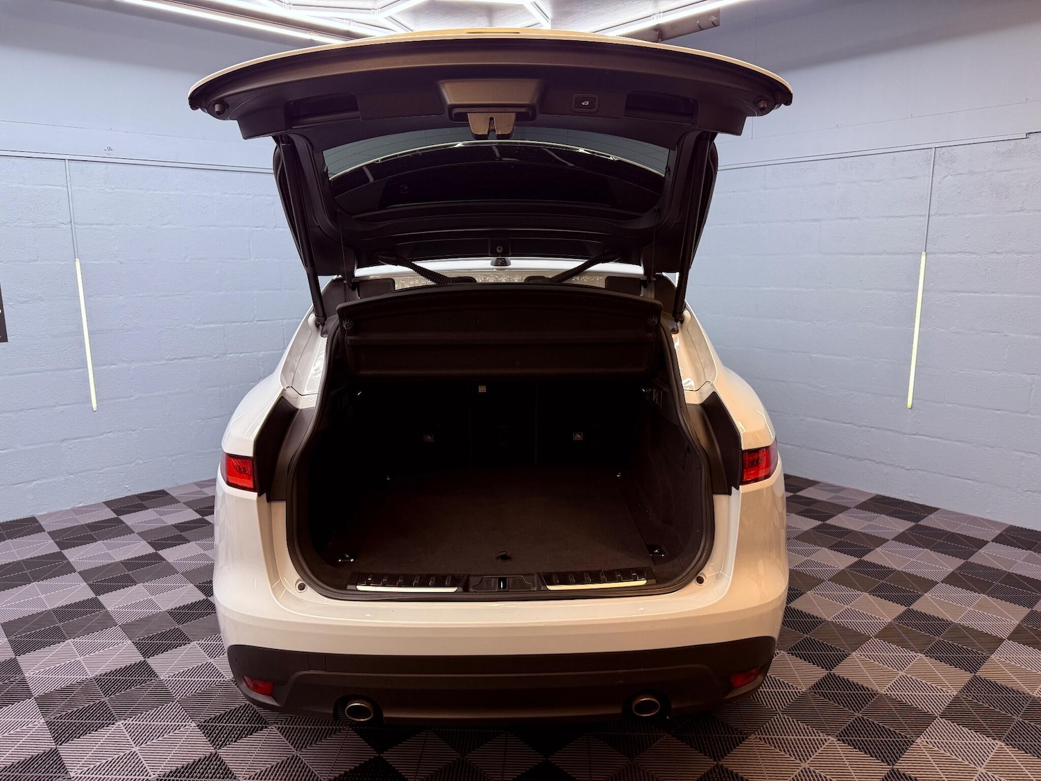 Used Jaguar F-Pace 2020 for sale - 76226798: Photo 38