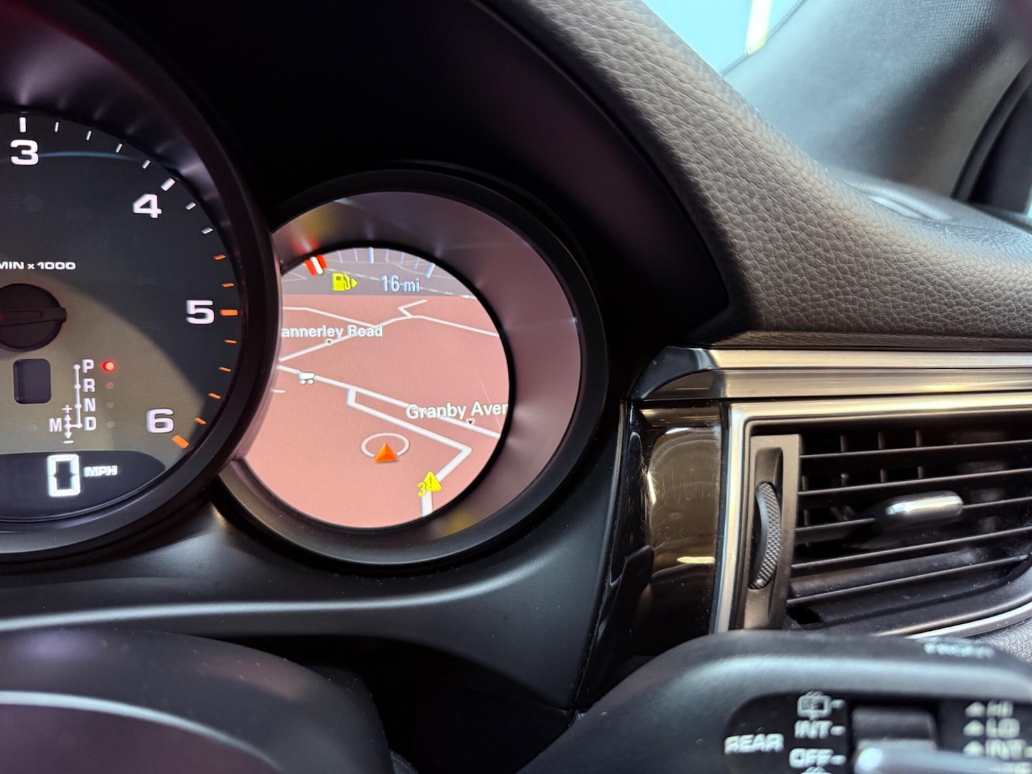 Used Porsche Macan 2016 for sale - 77202490: Photo 13