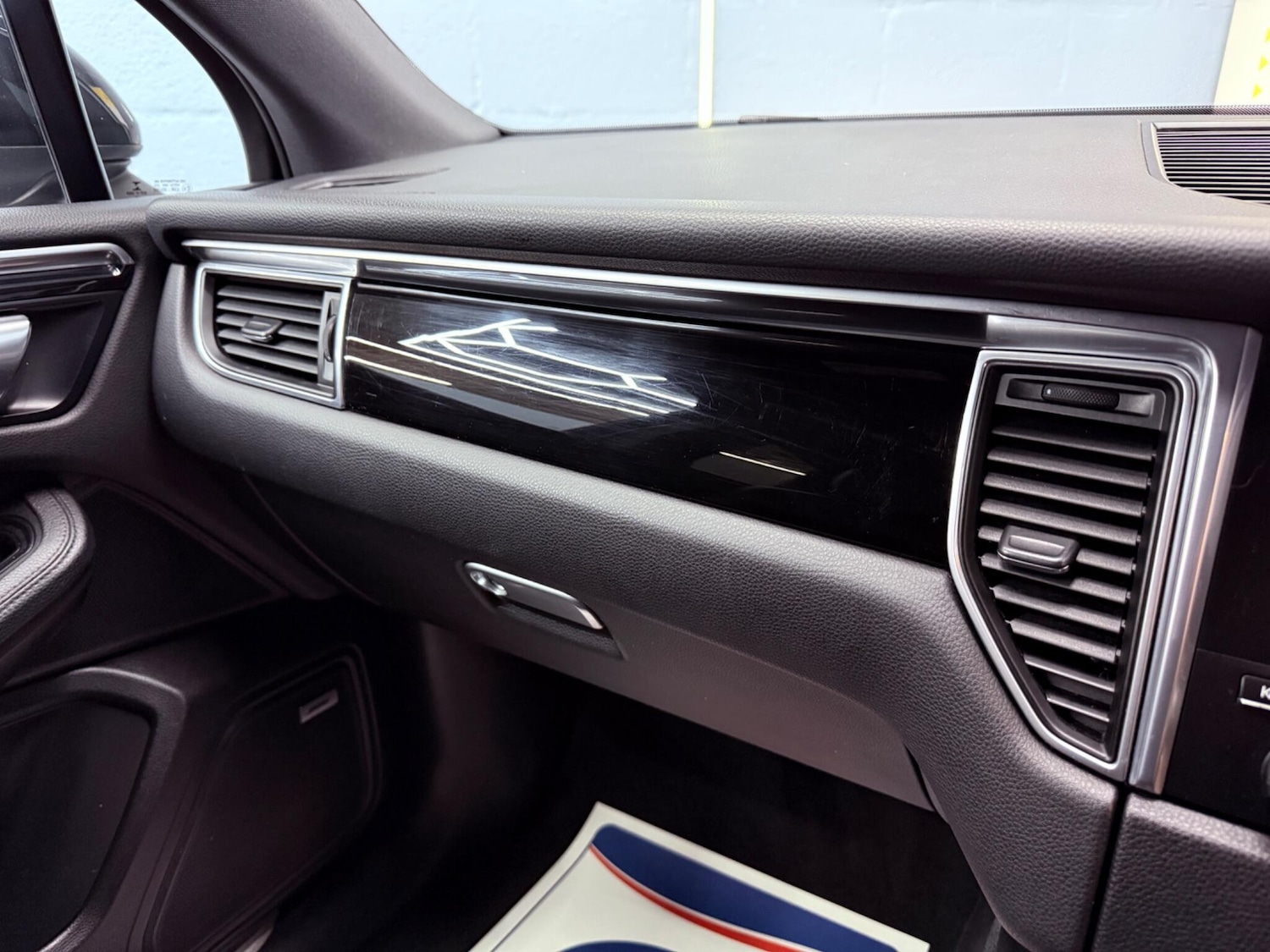 Used Porsche Macan 2016 for sale - 77202490: Photo 18