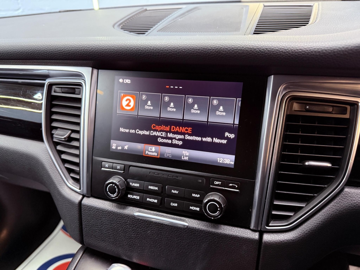 Used Porsche Macan 2016 for sale - 77202490: Photo 19