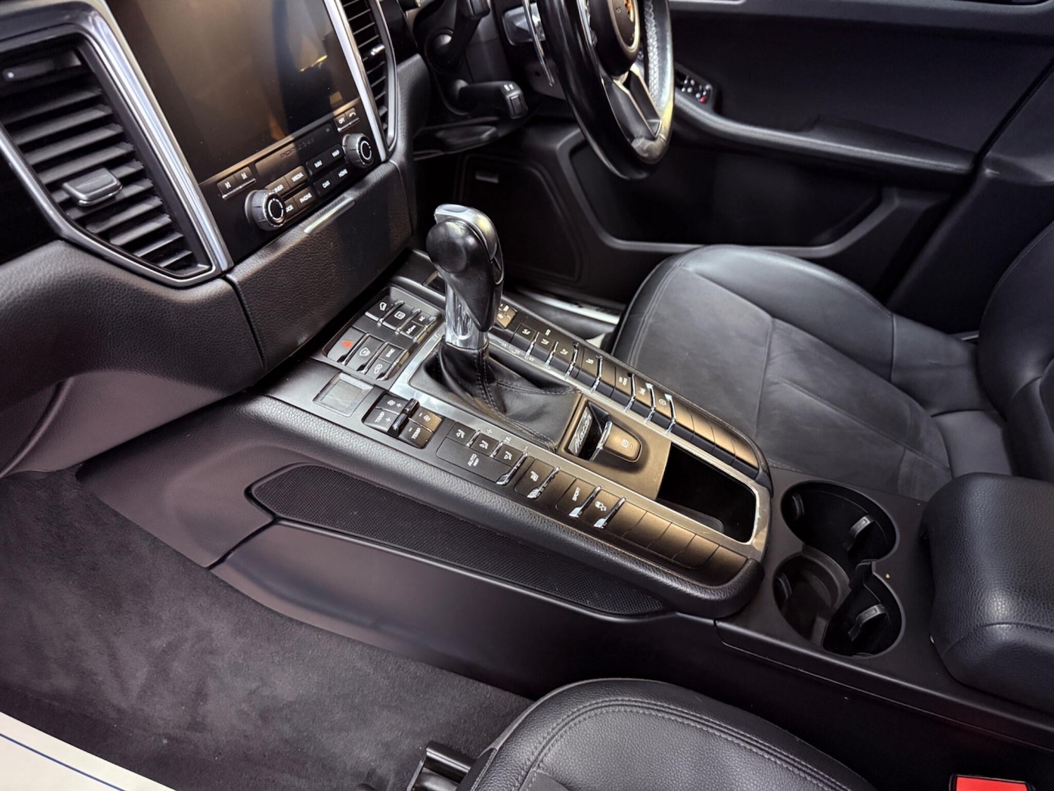 Used Porsche Macan 2016 for sale - 77202490: Photo 34