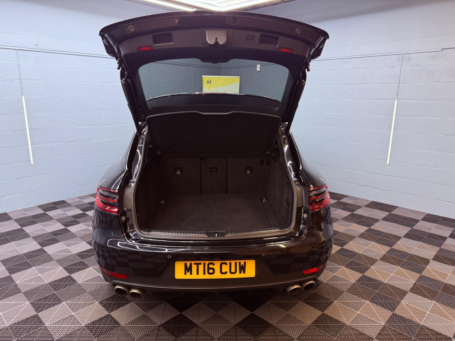 Used Porsche Macan 2016 for sale - 77202490: Photo 46