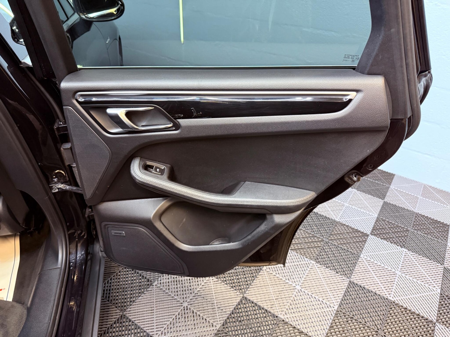 Used Porsche Macan 2016 for sale - 77202490: Photo 51