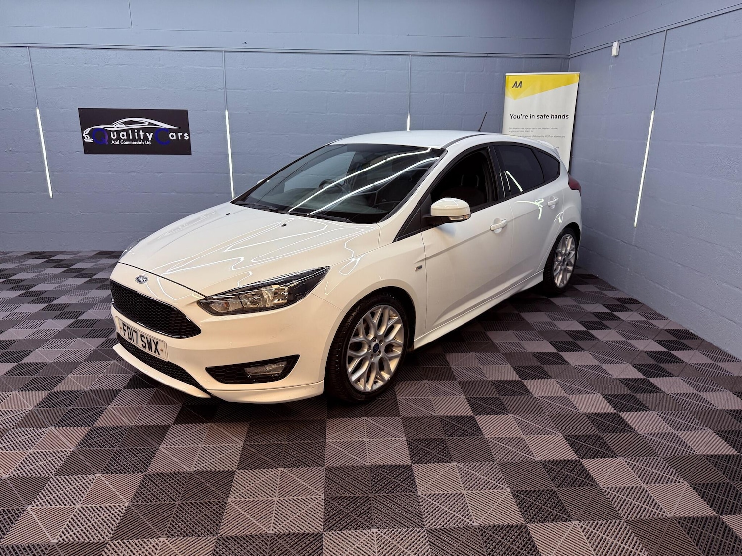 Used Ford Focus 2017 for sale - 76295016: Photo 2