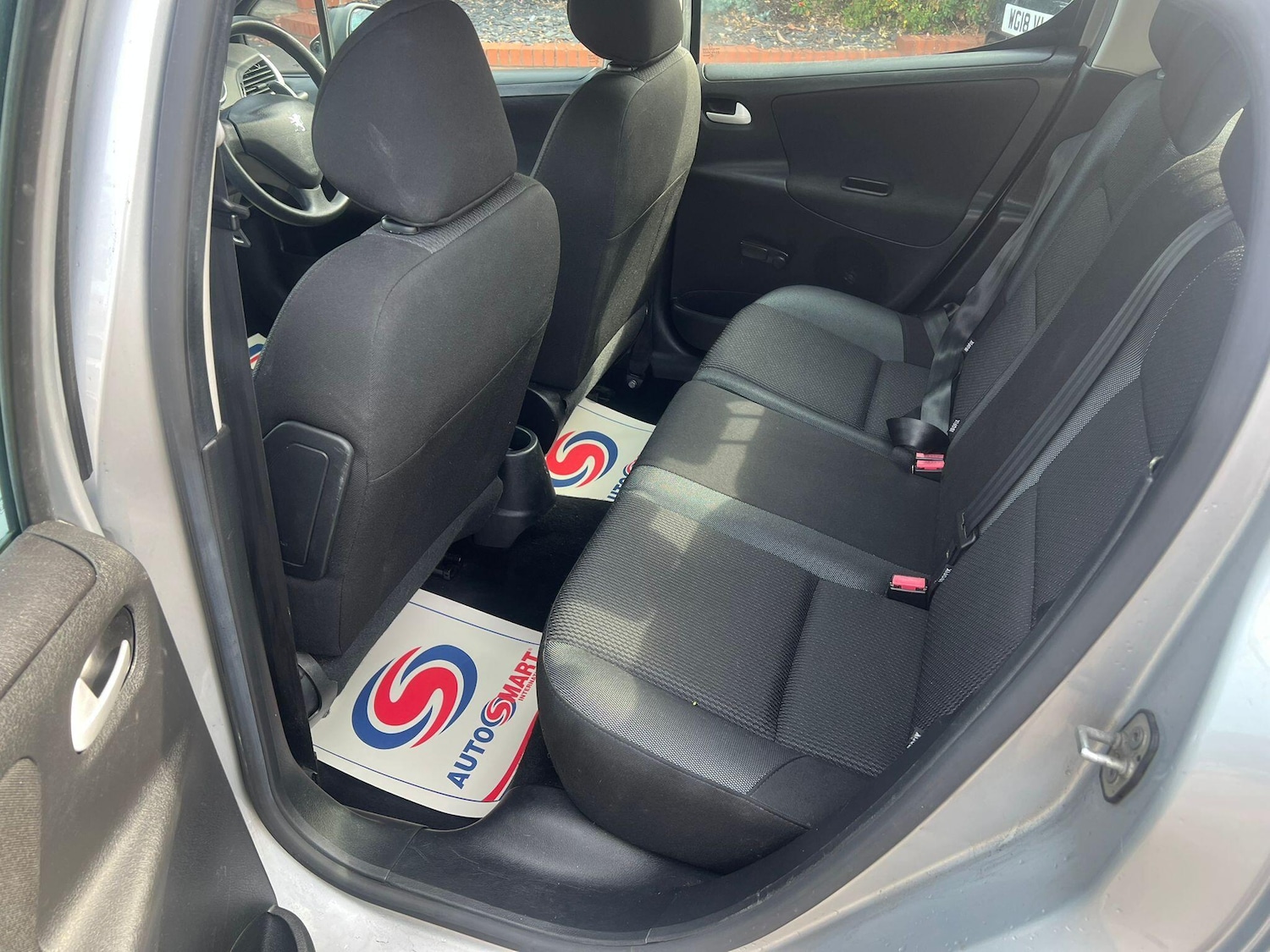 Used Peugeot 207 2010 for sale - 76484737: Photo 12