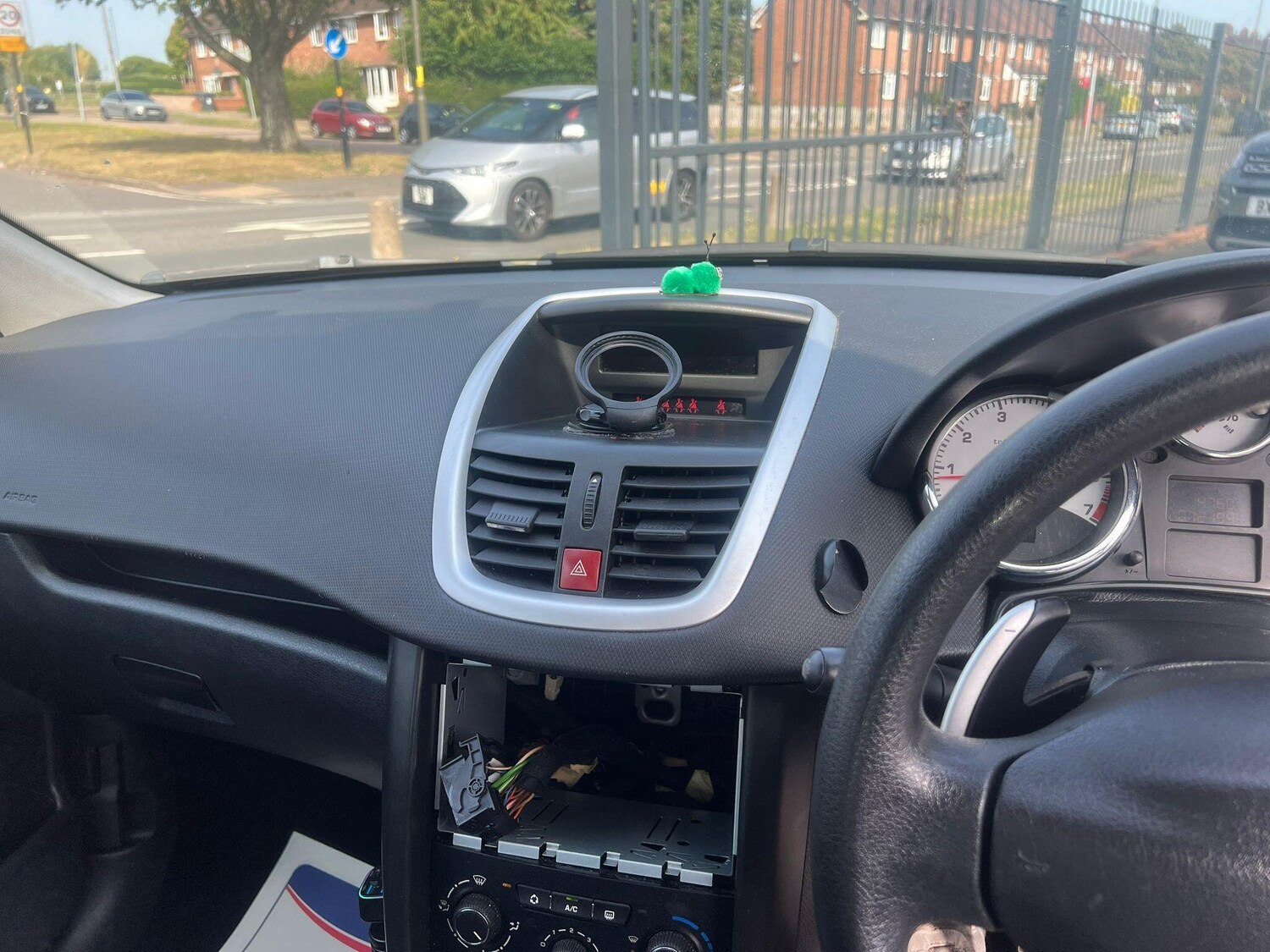 Used Peugeot 207 2010 for sale - 76484737: Photo 13