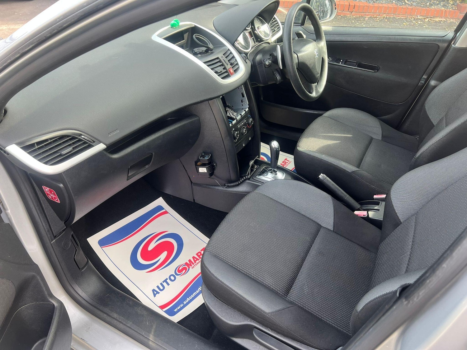 Used Peugeot 207 2010 for sale - 76484737: Photo 18