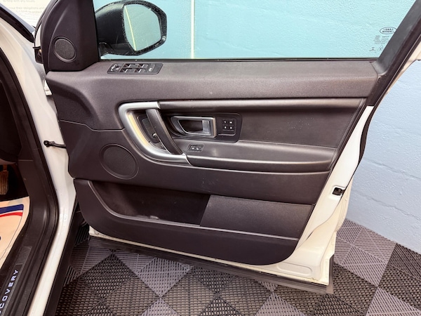 Used Land Rover Discovery Sport 2017 for sale - 76167509: Photo 25